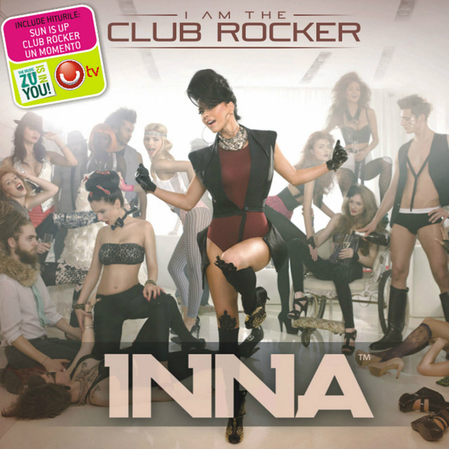 Un Momento - Play & Win Radio Version